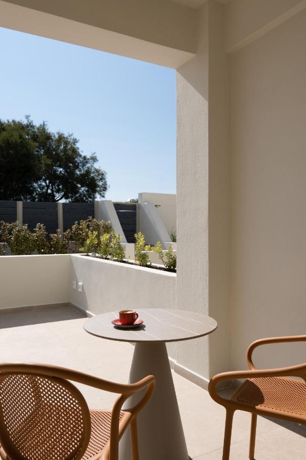 Acanthus Oia-Private Hot Tub Suites Esterno foto